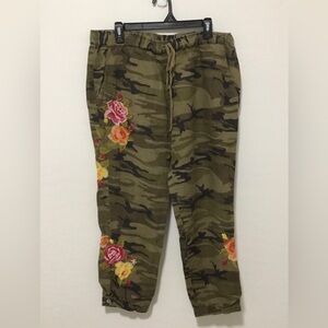 Johnny Was - Vella Embroidered Linen Jogger Camo Pants, L